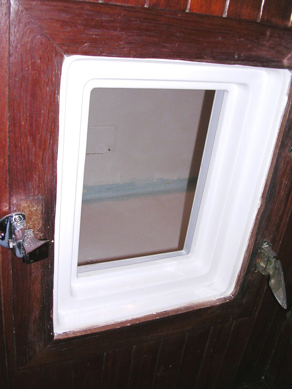 Side Hatch